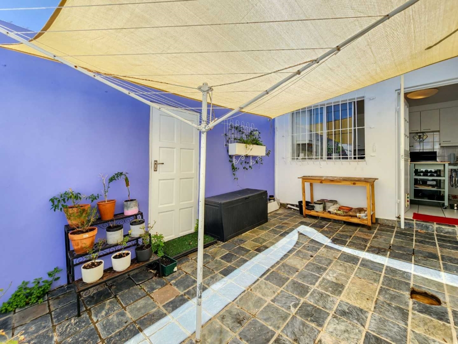 3 Bedroom Property for Sale in Sea Point Western Cape